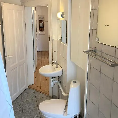 Apartment Bright 2-bedroom In Elegant Osterbro